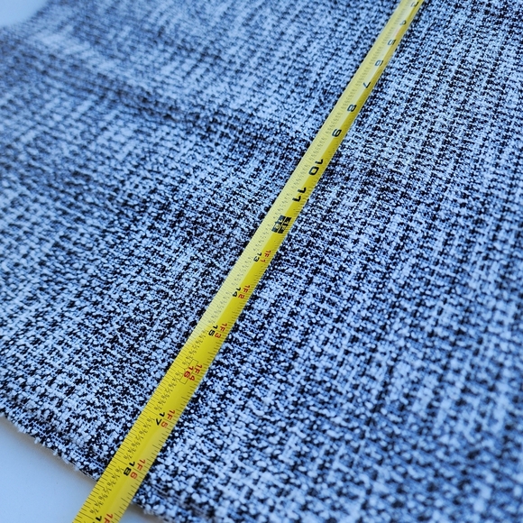 NWOT Ann Taylor Stretch Pull On Chunky Tweed Skirt Elastic Waist Black White 6 - Picture 6 of 10